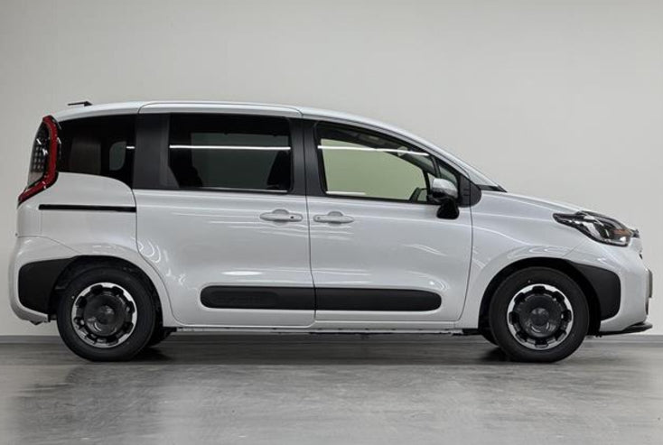 Toyota Sienta 1500 CC Hybrid  Automatic  7 Seater  Year 2025