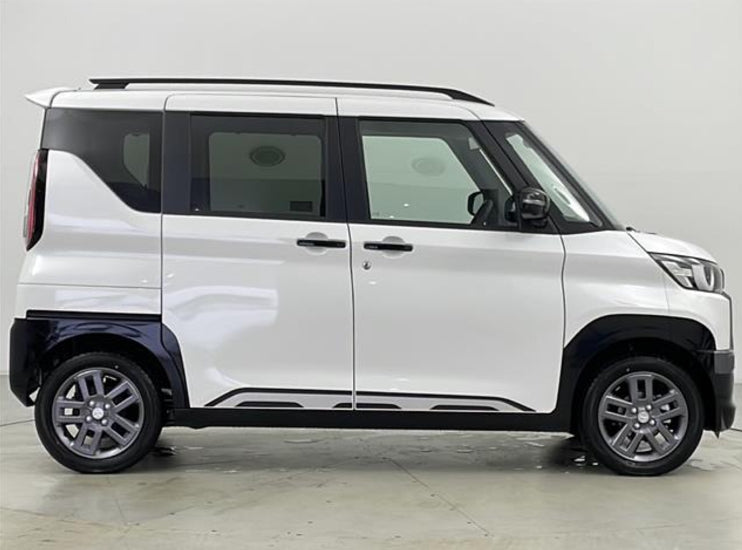 Mitsubishi Delica Mini 4 WD 660 CC Hybrid  Automatic  Year 2025